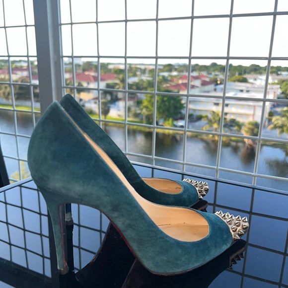 Christian Louboutin - Picture 6 of 6